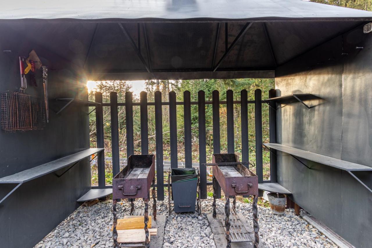 Arnika Hotel Bukovel Exterior photo