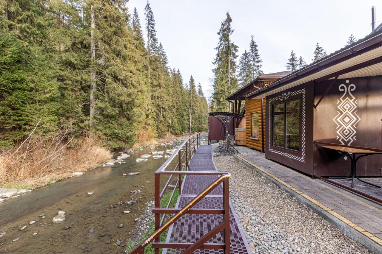 Arnika Hotel Bukovel Exterior photo