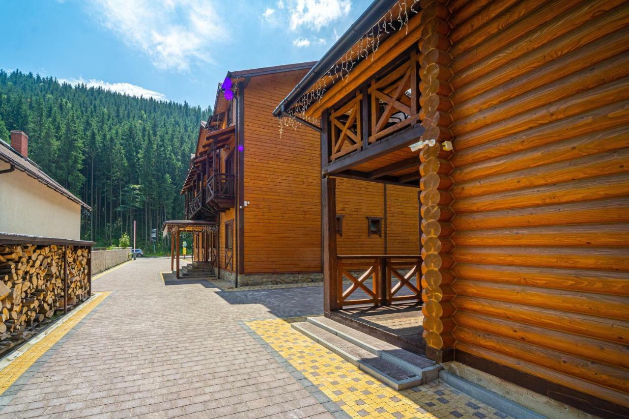 Arnika Hotel Bukovel Exterior photo